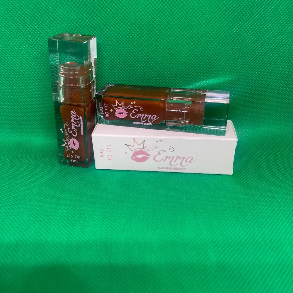 lip gloss smells like chocolate chip